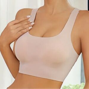 Lot of 4 seamless lounge bras. Size M. Silky soft NWT.